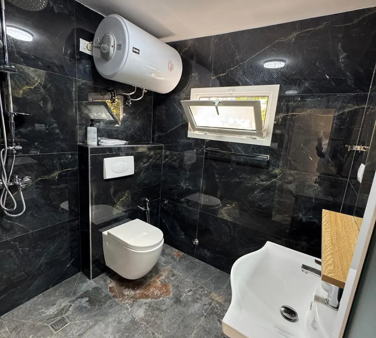 Apartmán Jona City Center Confort Studio Free Parking Tirana